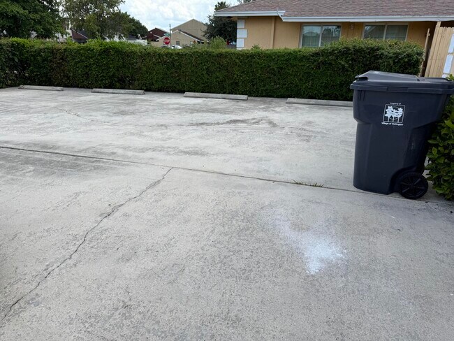 Building Photo - 1372 Birkdale Dr