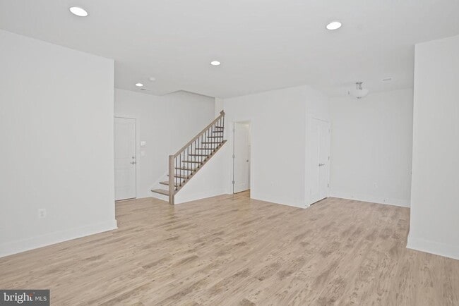 Building Photo - 44734 Roosevelt Sq