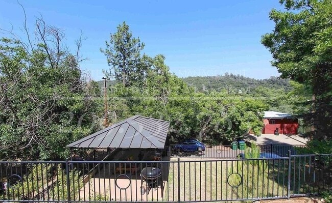 Building Photo - Charming Vintage Gem with Private Frontyard Oasis and Modern Updates