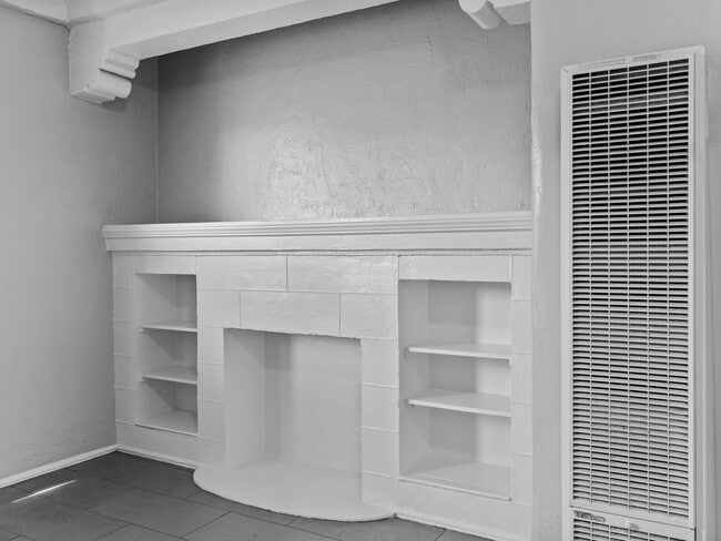 Interior Photo - 820 Lime Avenue