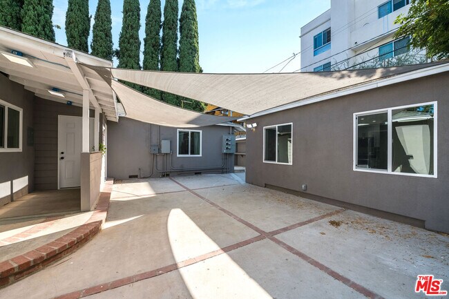 Building Photo - 839 Wilcox Ave
