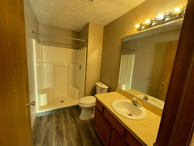 Building Photo - 2 bedroom 2 bath Condo