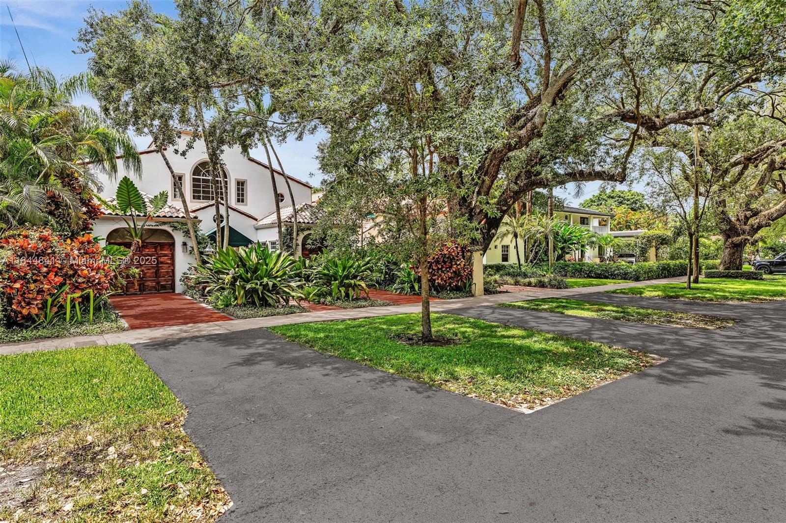 Building Photo - 2516 San Domingo St