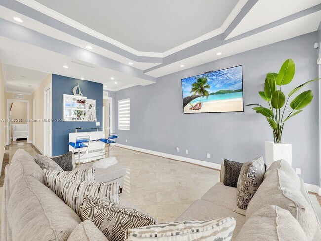 Building Photo - 7556 W Treasure Dr