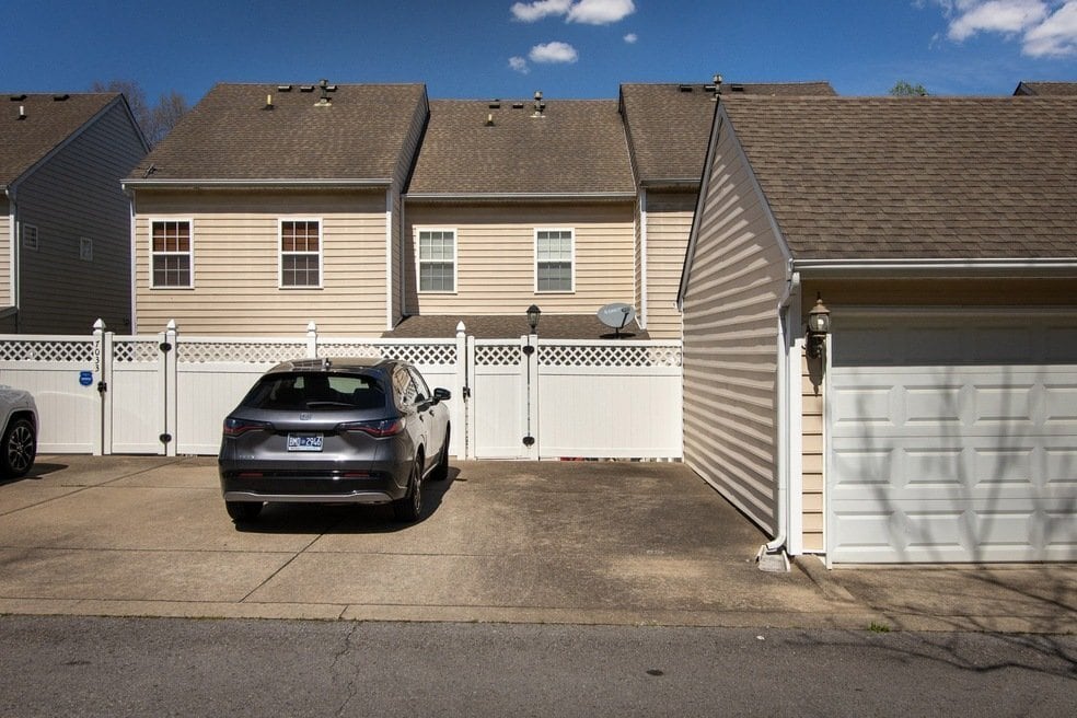 Building Photo - 7031 Sunnywood Dr