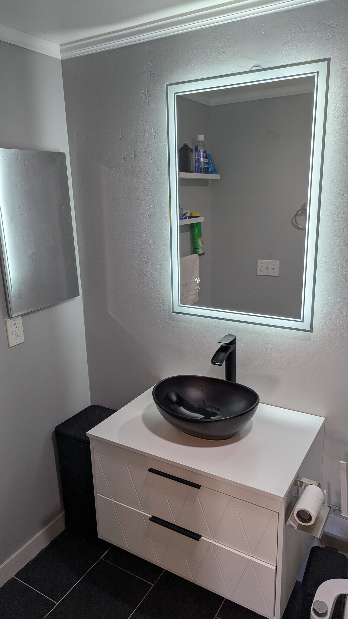 Building Photo - 3990 Centre St