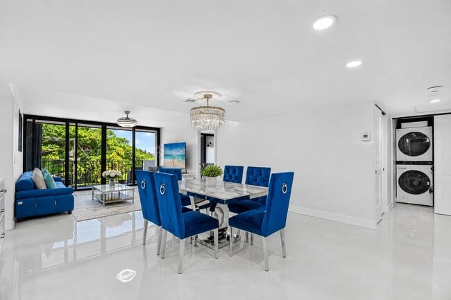 Building Photo - 5600 N Flagler Dr