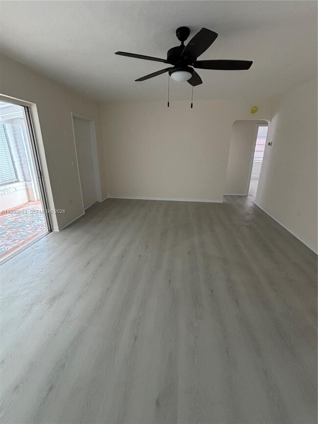 Building Photo - 8530 Crespi Blvd