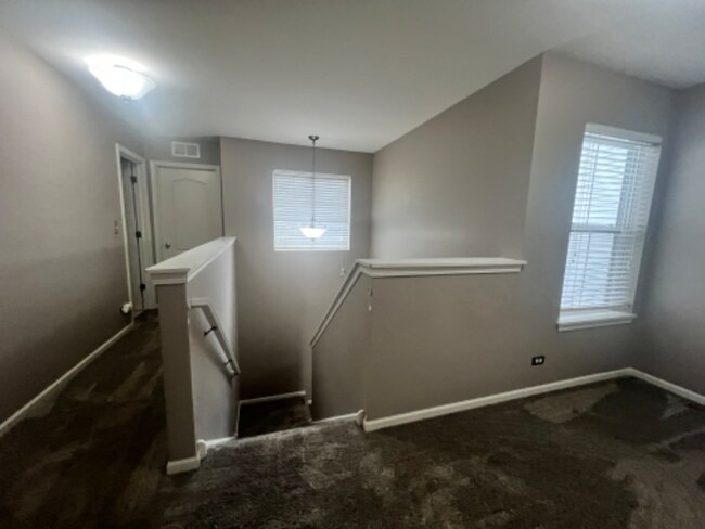 Building Photo - 524 Majestic Ln