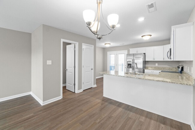Building Photo - 955 Big Sky Dr