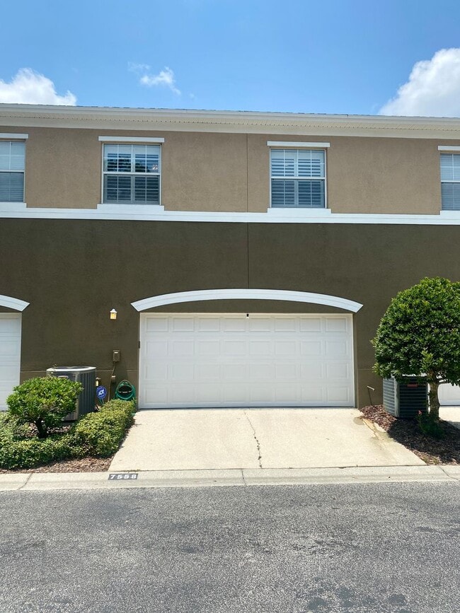 Building Photo - Citrus Park Luxury 3 Bedroom / 2.5 Bathroom Townhome Available 7/1/22