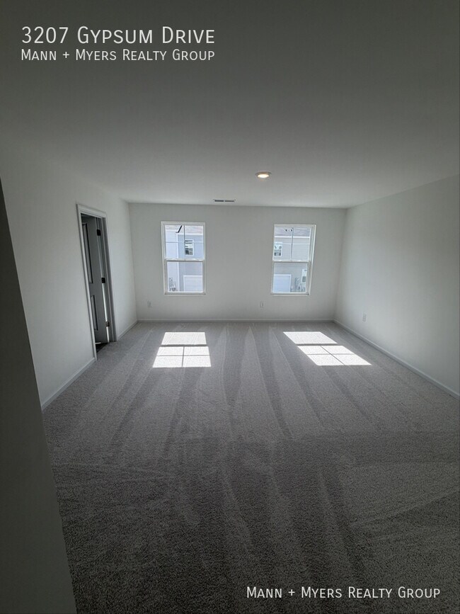 Building Photo - 3207 Gypsum Dr