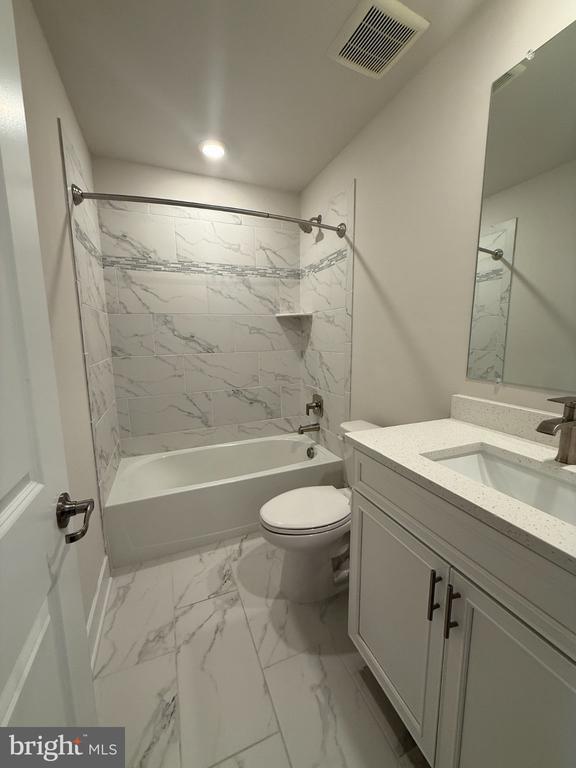 Building Photo - 1407 Pinkerton St