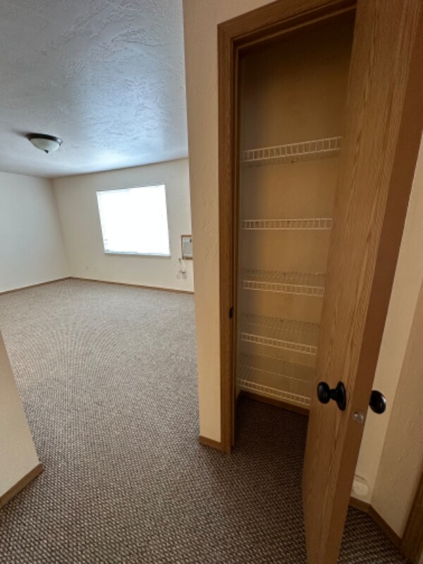 Building Photo - 31 Appleway Dr