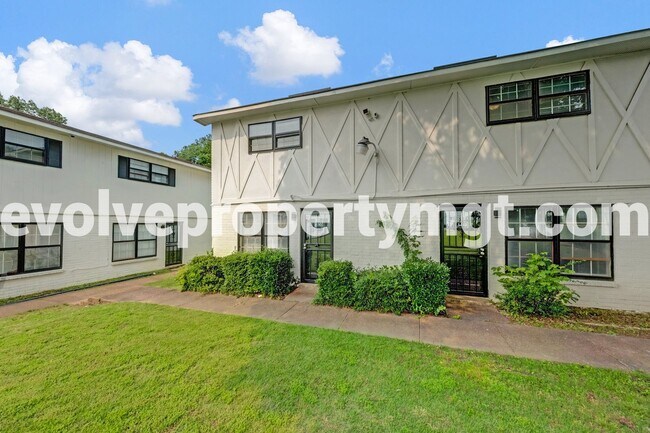 Building Photo - 3455 Pruett Ct