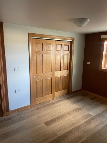 Building Photo - 8285 Archer Ave