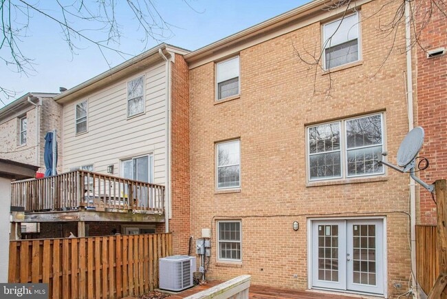 Building Photo - 8003 Bethelen Woods Ln