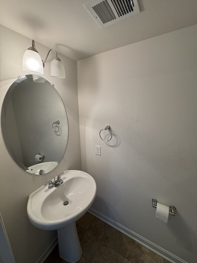 Building Photo - 172 Drexel Ct