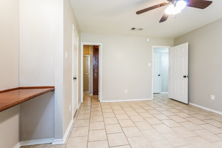 Building Photo - 602 Laurel St