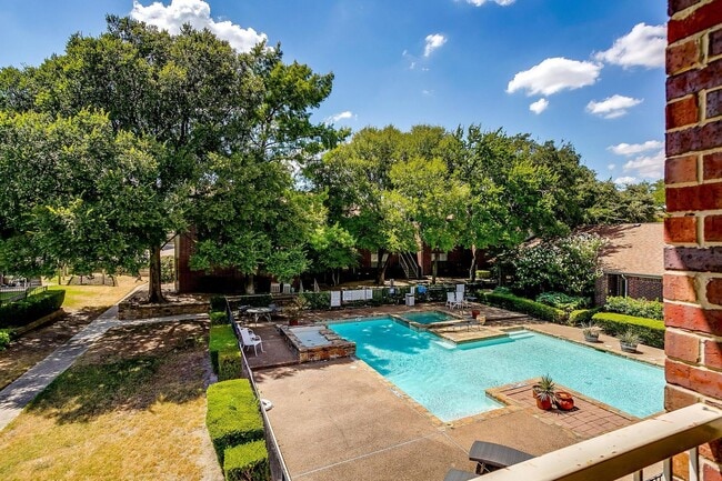 Building Photo - Nice 2 Bed, 2 Bath Second Story Condo Overlooking the Pool- 76107