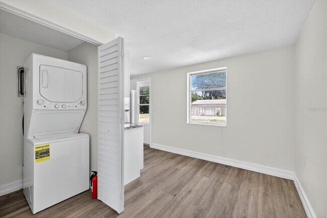Building Photo - 5409 Oceanic Rd
