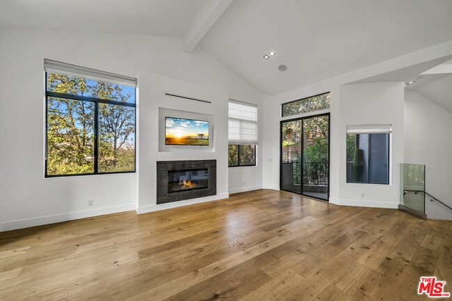 Building Photo - 3026 Passmore Dr