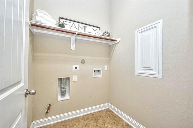Building Photo - 27623 Gracefield Ln