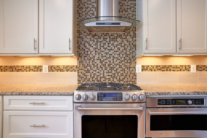 Kitchen - 5936 3rd St N