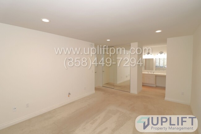 Building Photo - 2 BED 2 BATH CONDO WITH BONUS ROOM IN THE ...