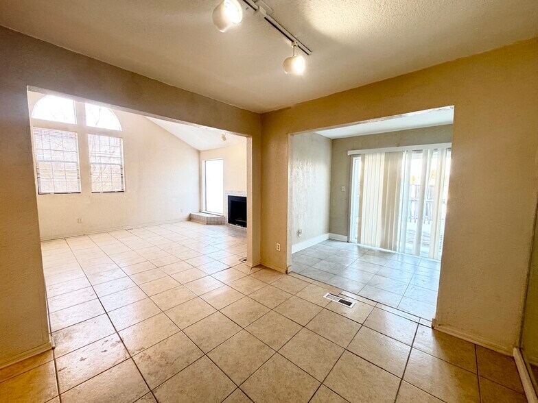 Building Photo - 401 NE 115th St