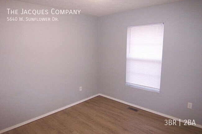 Building Photo - 5640 W Sunflower Dr