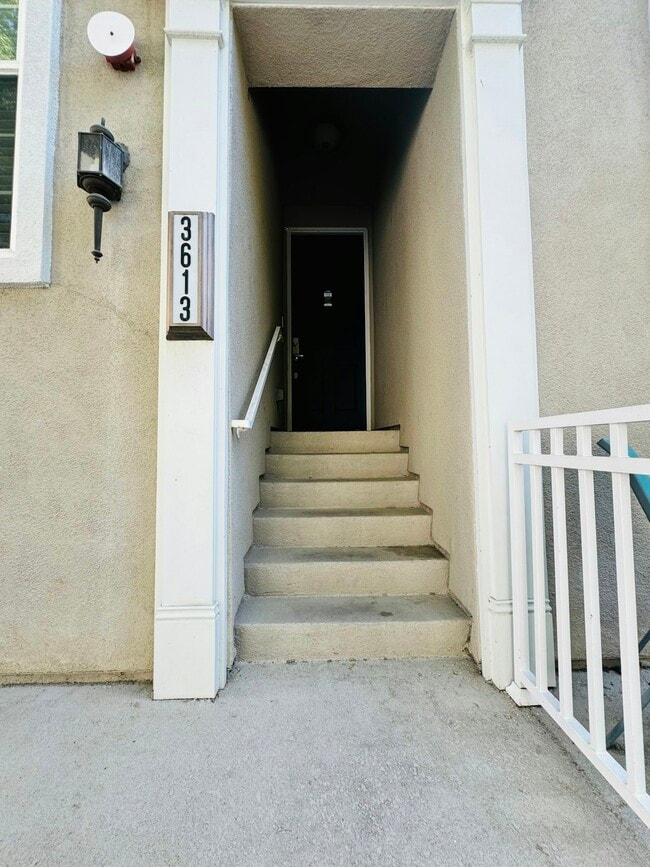 Building Photo - 3613 Whitworth Dr
