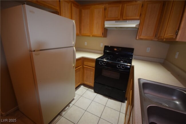 Building Photo - 4099 Halfmoon Bay Dr