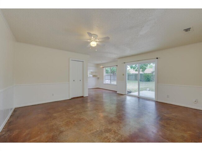 Building Photo - 3406 Norwood Hill Rd