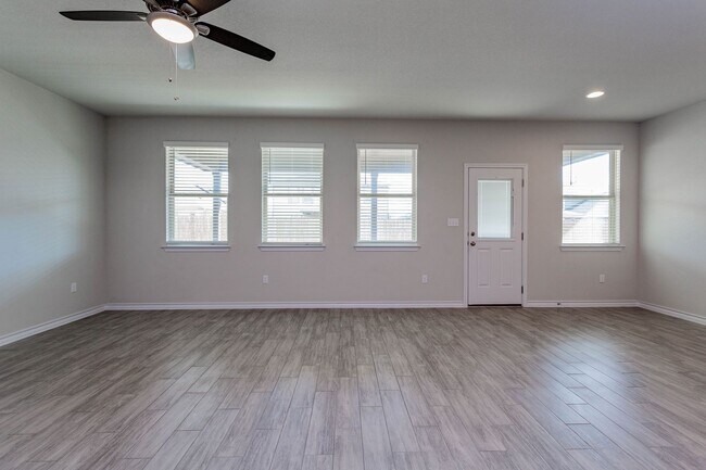 Building Photo - Luxurious Newer Construction 3-Bedroom Hom...