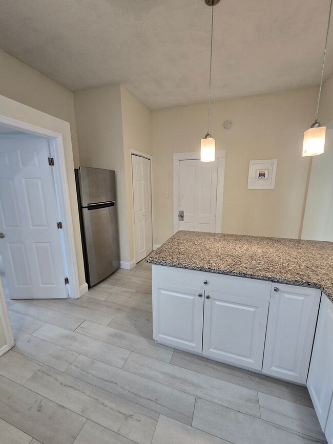 Building Photo - CHARMING 2 BEDROOM 1 BATH APARTMENT HOME - $500 OFF FIRST MONTH RENT!