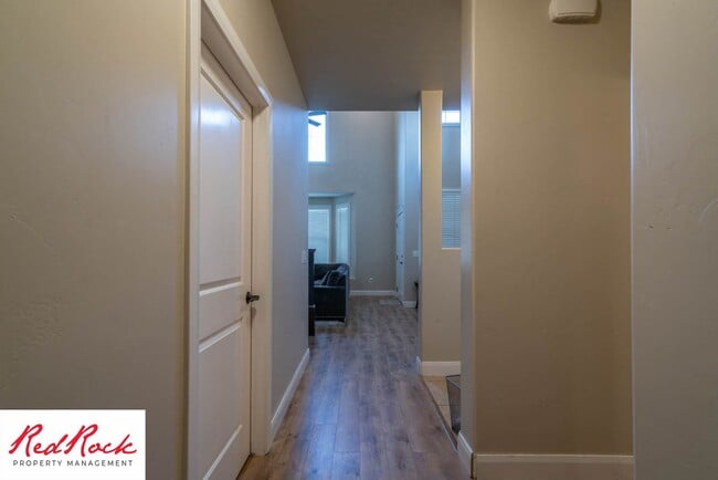 Building Photo - 3 Bedroom Furnished Home in Hidden Valley ...