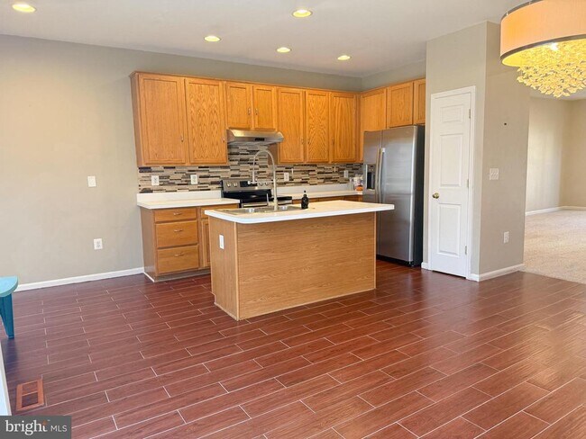 Building Photo - 204 Langley Ct