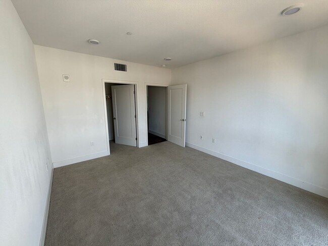 Building Photo - $2,695 / 1 BR - STYLISH & CONVENIENT HOME IN THE HEART OF FREMONT!