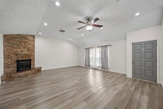 Building Photo - 1815 Millbury Dr
