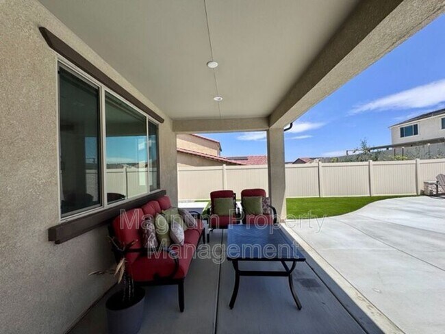 Building Photo - 25181 Desert Sage Dr