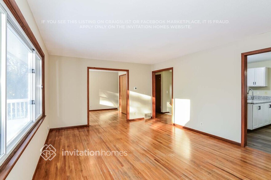 Building Photo - 124 Oakwood Rd