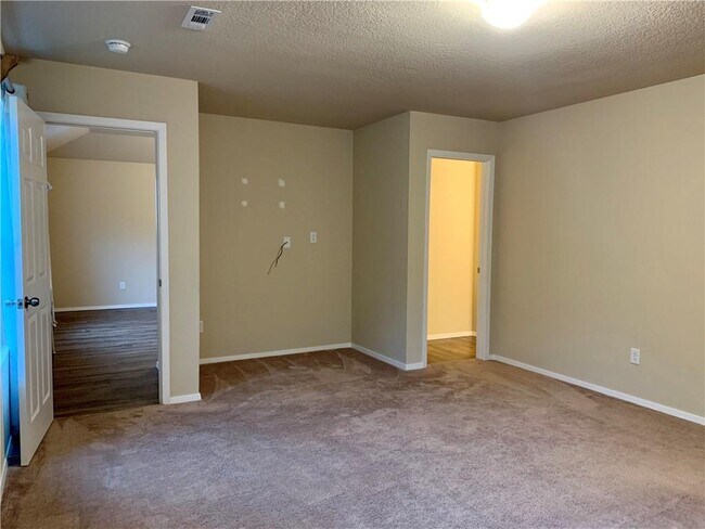 Building Photo - 7851 Bridgegate Ave