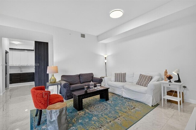 Building Photo - 301 Altara Ave