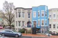 Building Photo - Stunning premium corner Townhome condo in the desirable Eckington neighborhood!