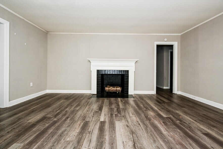 Building Photo - 156 Parkwood Ave