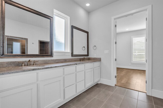 Building Photo - 16 Clearview Terrace Pl