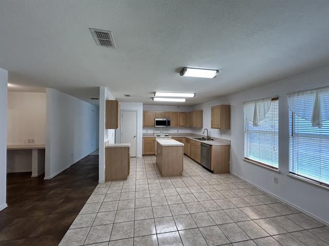 Building Photo - 1820 Southridge Ln