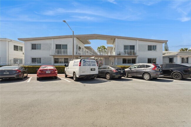 Building Photo - 7440 Byron Ave