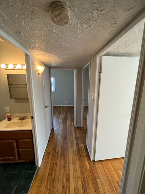 Building Photo - 2344 S Keystone Ave